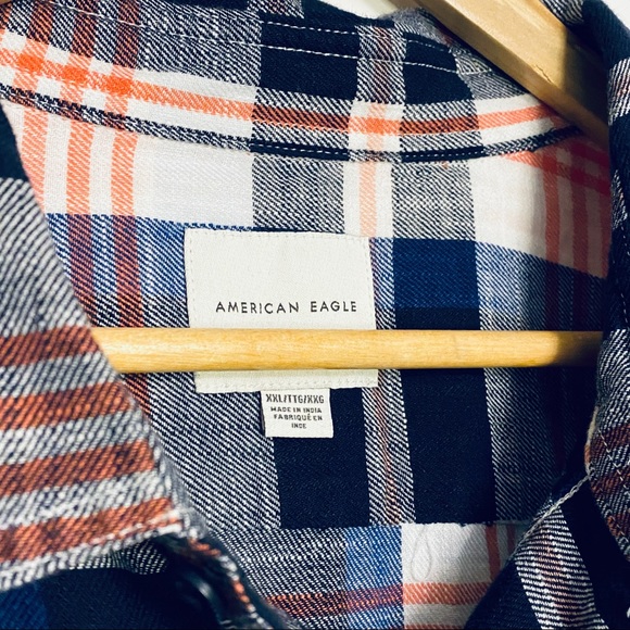 AMERICAN EAGLE | NAVY PLAID FLANNEL - NWT - Picture 3 of 4